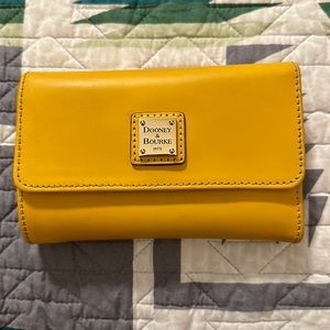Dooney & Bourke wallet